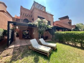 Calm Garden Retreat - Private Patio, BBQ, Pool Access & Free Breakfast - Marrakesh - 0
