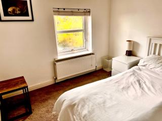 Squirrel Cottage - 2