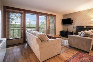 Seventh Mountain 1123 - 8