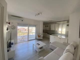 Cozy Apartment with Zoo and Lake View - 2