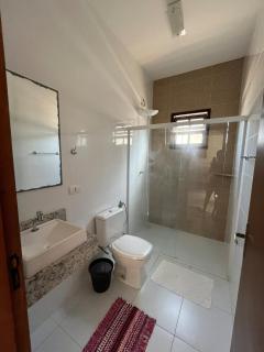 Casa agradável com churrasqueira e área externa - 1