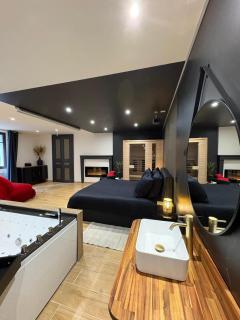 Parenthèse Enchantée pour Deux Spa privé sauna & vidéoprojecteur - 0
