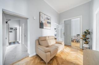 Newly Refurbished Luxurious 2 Bedroom Apartment by Reside Baltic - 1