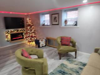 Lovely 2 bedroom Apartment with 2 Entrance and Parking with a fee - University Heights - 0