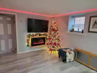 Lovely 2 bedroom Apartment with 2 Entrance and Parking with a fee - University Heights - 8