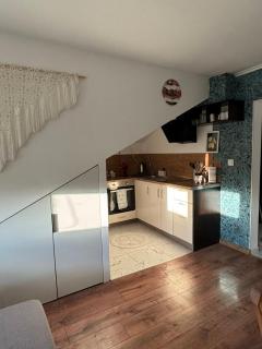 White House Apartments - Forest - 7