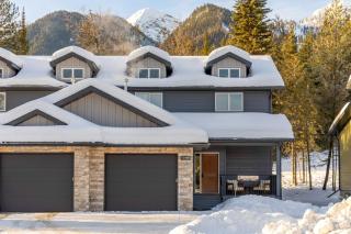 Four Bears Chalet by Fernie Central Reservations - Fernie - 0