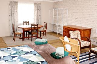 Pecan and Lime Inn The Main Den - 4