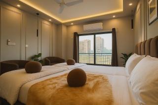 1BR Skyline-Framed Balcony for Golden-Hour View - 2