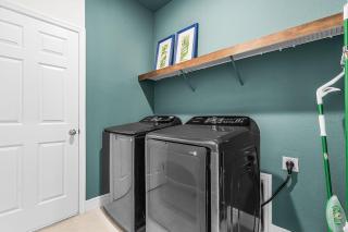 Unique Paradise 5BR, KING Bed, 3BA, GYM, POOL, BBQ - 5