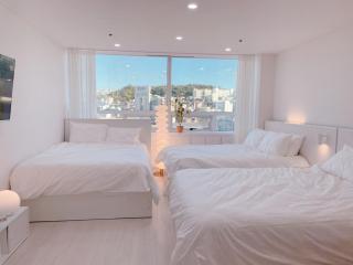 홍대 1초 숙소 - 8