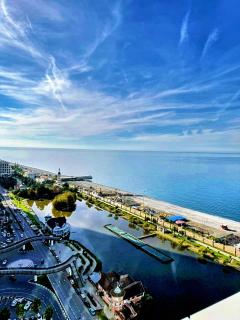 Aura by Alliance Palace - 9