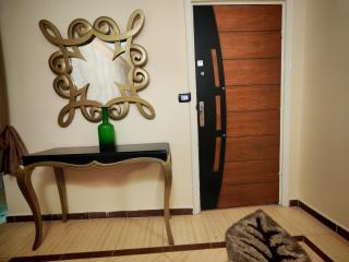 شقه متواضعه غرفتين وريسبشن - 0