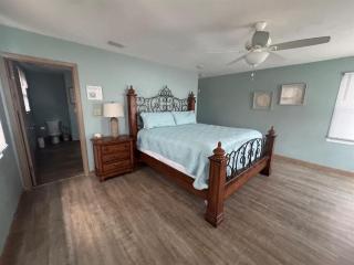 Updated Home Steps to Daytona Beach - 8