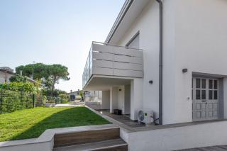 Modern flat with shared pool and terrace - 1