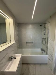 5 Bedroom House Town Centre - 1