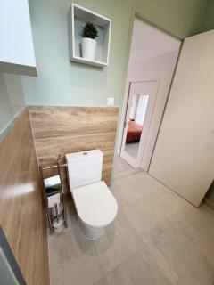 Chambre climatisée et salle de bain privatives, parking - 9