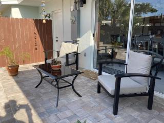 Pet Friendly Space Coast Oasis - Walk to beach! - Indian Harbour Beach - 4