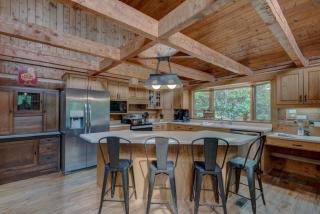 Hidden Creek Cabin - 8