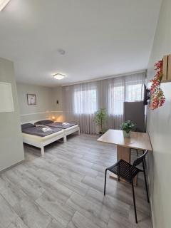 Modern Living Apartment Hotel - 0