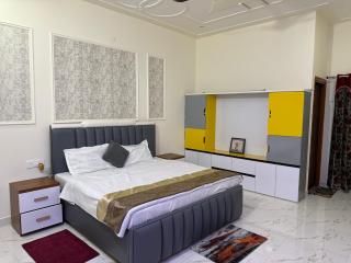 The Havenwood Inn, Luxury Villa with Park View - 3