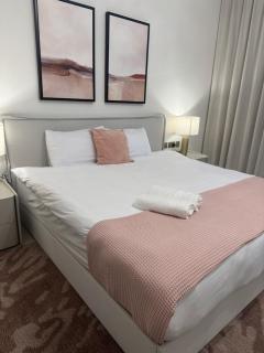 Luxury1BR Yas Island, Theme Parks Views! Near F1 - 1