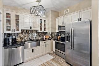 Bohemian Oasis with Sauna and Cold Plunge, 3BR Retreat - 1