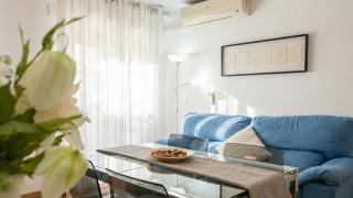 Spacious 2 bedroom apt in the heart of Triana - 1