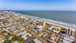 Luxurious & spacious oceanfront condo - 1