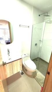 Apartamento moderno 2BD 2BA con terraza, Cerca del Mar y Centro 6 - 4