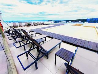 Apartamento moderno 2BD 2BA con terraza, Cerca del Mar y Centro 6 - 2