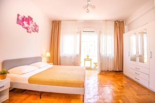 Vantage Home Historic Center - 9