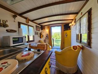 Roulotte Belle des Prés - 8