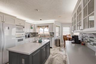 Hilltop Hideaway - 2