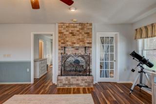 Hilltop Hideaway - 3