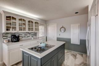 Hilltop Hideaway - 1