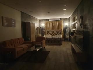 ستوديو بفناء خارجي ومدخل سيارة خاصين - 0