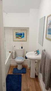 Luxury Glastonbury apartment - 5