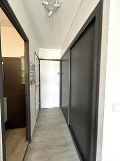 STUDIO VUE IMPRENABLE SUR LE LAC MARIN ET CANIGOU - 7