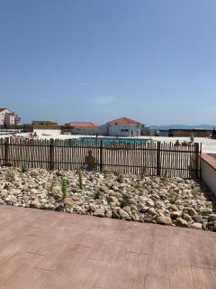 STUDIO VUE IMPRENABLE SUR LE LAC MARIN ET CANIGOU - 8