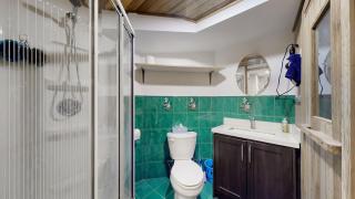 Cozy with Sauna 2 BedRooms basement apartment - 1