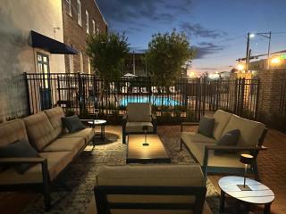 The Ella Stylish King Studio in LaVilla Pool - 7