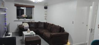 Modern Cosy 2-Bed in Newport -Easy M4 to Cardiff - 9