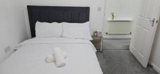 Modern Cosy 2-Bed in Newport -Easy M4 to Cardiff - 1