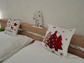 Napsugár Wellness Apartman - 6