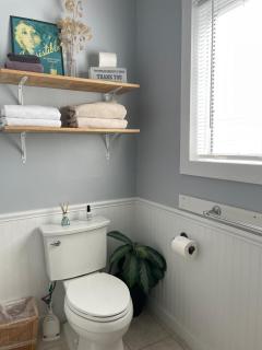 Sunlit Surf House 4BR Downtown Walk to beach - 9