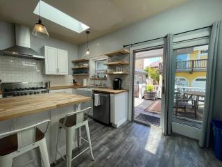 Sunlit Surf House 4BR Downtown Walk to beach - 5