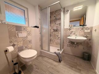 Gasthaus Bomsdorf - ruhige Lage, free WLAN & Parken, Self Check-In, Smart-TV - 8