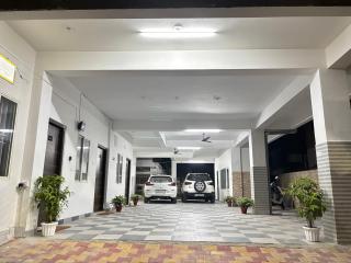 Hoppin Homestay - Guwahati - 9