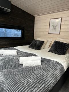 Santa Elves Cabin - 0